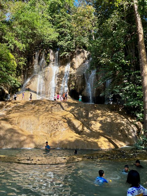 Saiyok Noi Waterfall