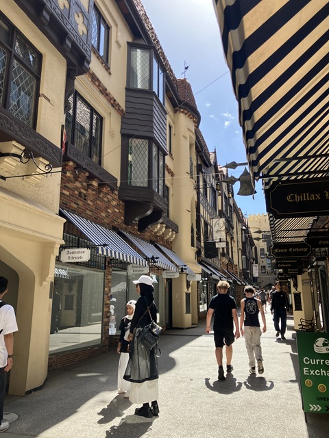 London Court3