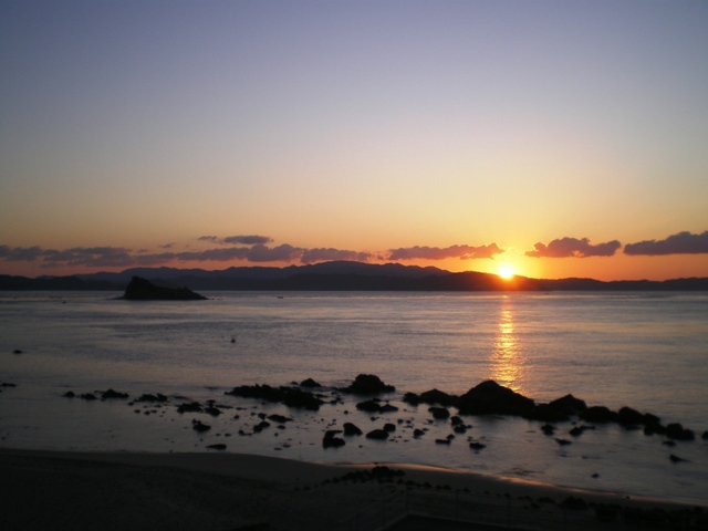 鳴門海峡の朝日
