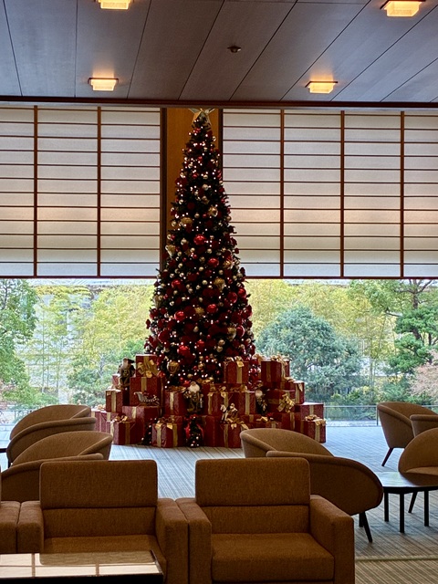 �z�e���I�[�N��